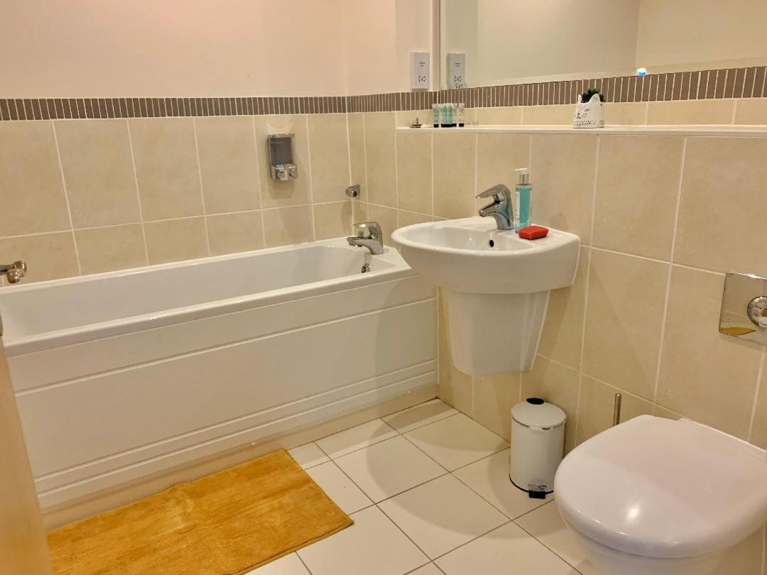 Risinghurst, Oxford, An Entire 2Beds, 2Bathrooms, Free Wi-Fi, Free Parking Oksford Zewnętrze zdjęcie